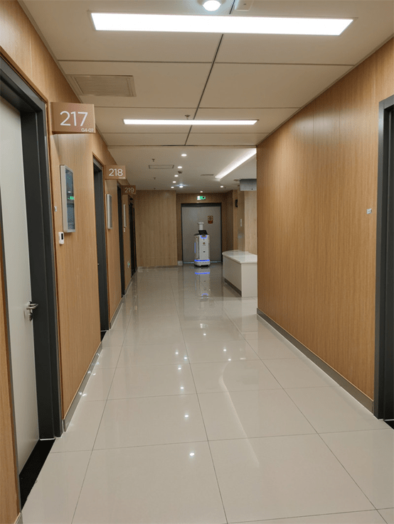 Intelligent disinfection robot has been launched in Karamay Central Hospital in Xinjiang(pic4)